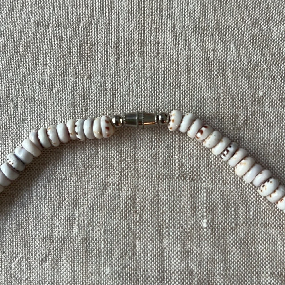 Shell Necklace - Picture 3 of 3